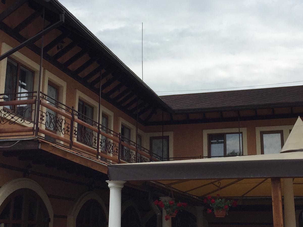Minihotel Zolotoe Runo Ploskoye ภายนอก รูปภาพ